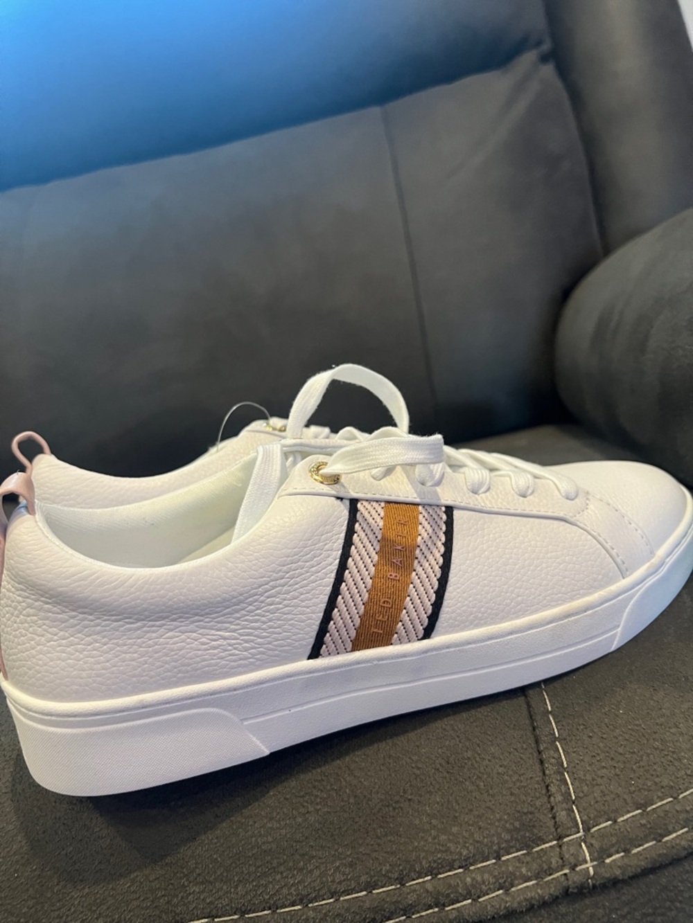 Ted Baker White Sneakers with Blush Pull Tabs - Picture 4 of 5